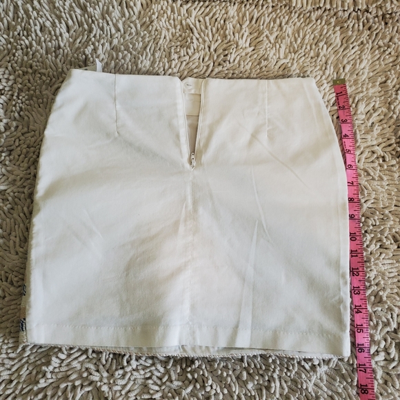 H&M Thick Aztec Print Skirt - Picture 3 of 4